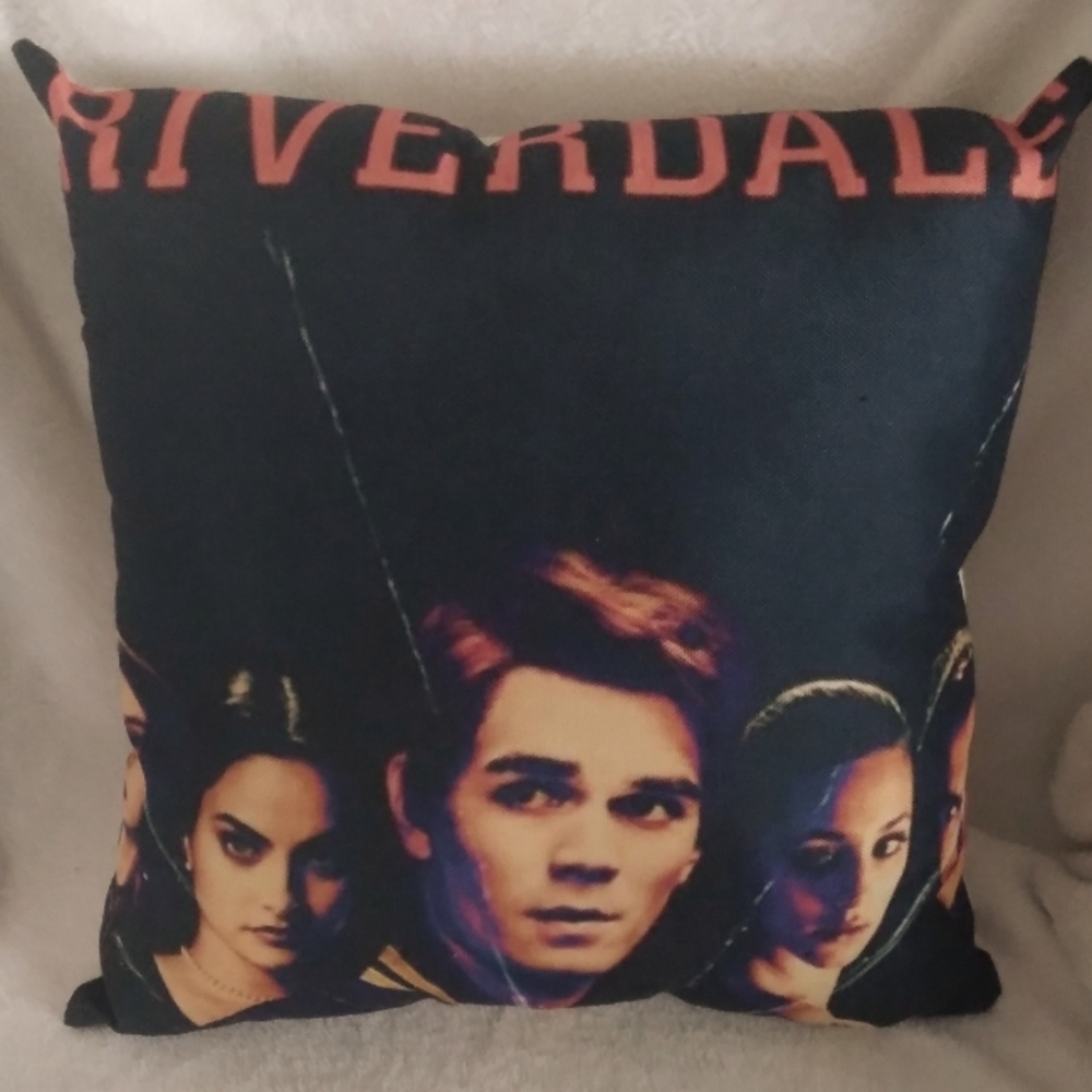 Riverdale pillow
